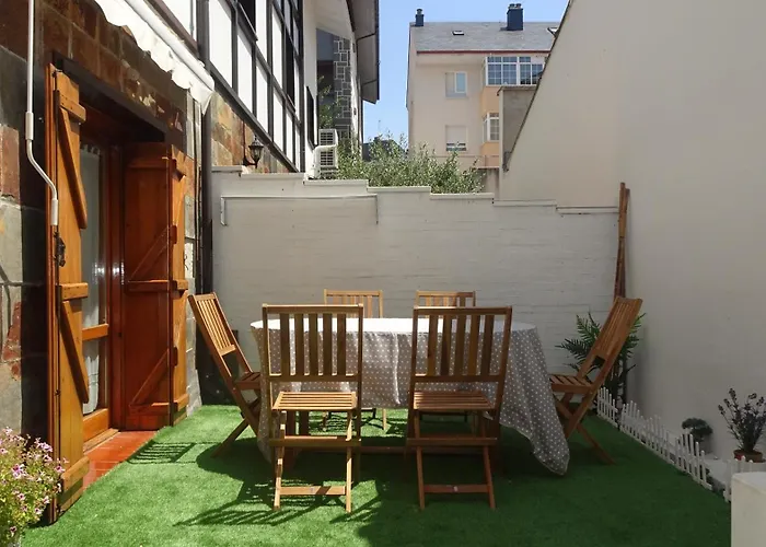 Junto A La Ciudadela De * Jaca