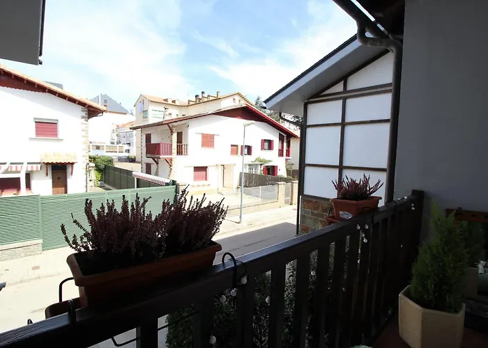 Junto A La Ciudadela De