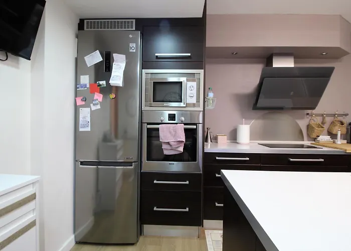 Junto A La Ciudadela De Jaca