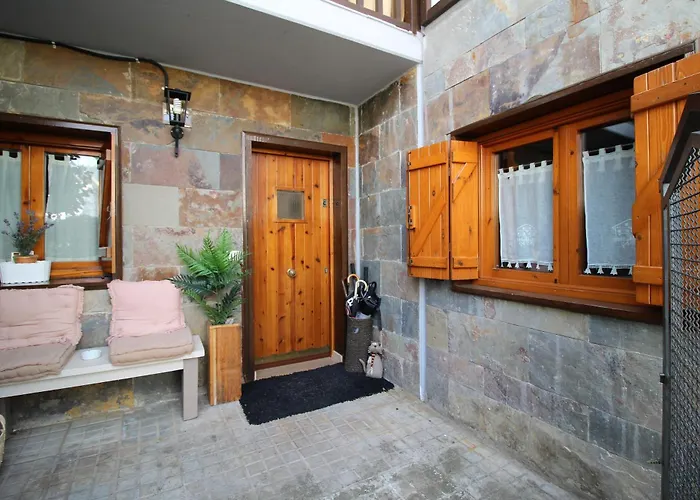 Junto A La Ciudadela De Jaca